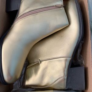 Sassy Gold shoe boots, brand new